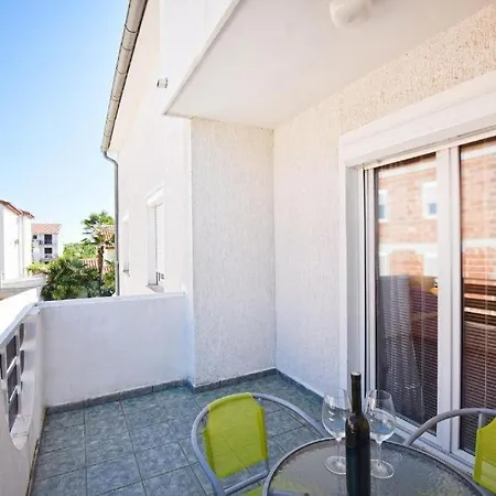 In With Balcony, Air Conditioning, Wifi 819-7 * Porec