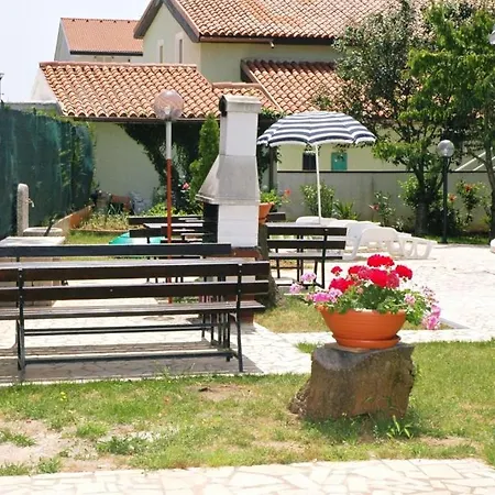 In With Balcony, Air Conditioning, Wifi 819-7 Apartment *