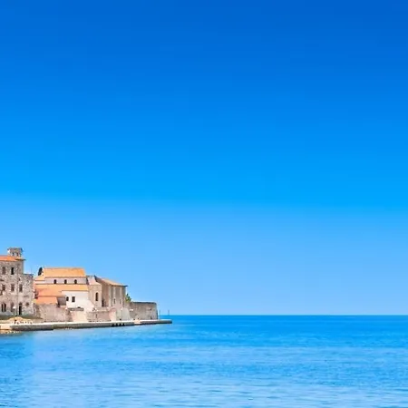 Apartment In With Balcony, Air Conditioning, Wifi 819-7 *