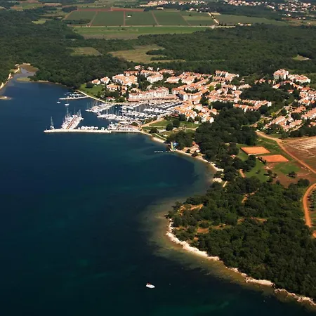 Apartment In With Balcony, Air Conditioning, Wifi 819-7 Porec